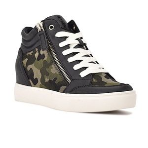 Nine West Tons Camo High Top Hidden Wedge Sneakers - 7